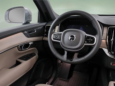 New 2026 Volvo XC90 B6 Plus w/ Protection Package Premier image 14
