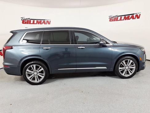 Used 2020 Cadillac XT6 Premium Luxury FWD image 2