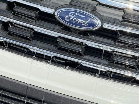 New 2026 Ford Explorer Active w/ Active Comfort Package image 3