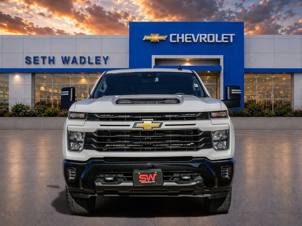 Used 2024 Chevrolet Silverado 2500 Custom w/ Custom Value Package AWD/4WD image 2