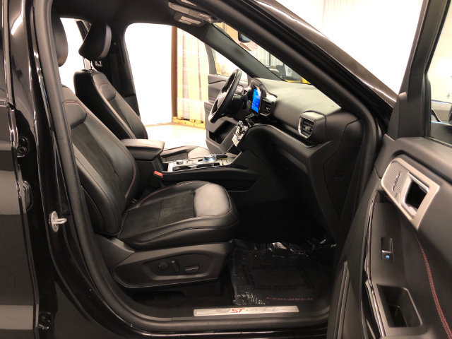 Used 2023 Ford Explorer ST-Line AWD/4WD image 36