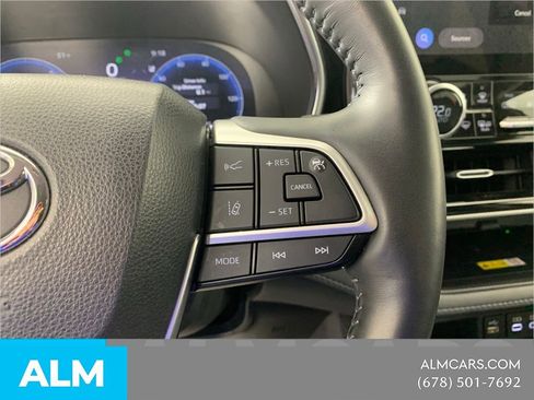 Used 2023 Toyota Highlander Platinum AWD/4WD image 26