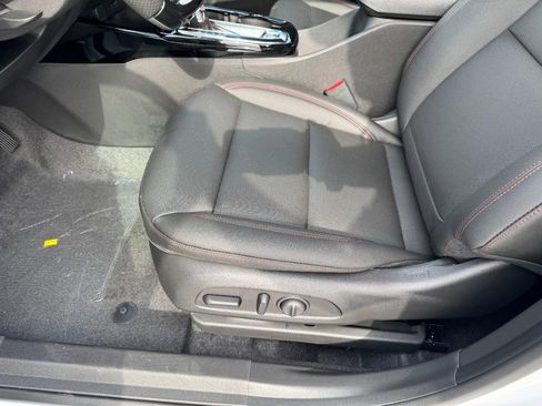 New 2025 Chevrolet Trax RS image 33