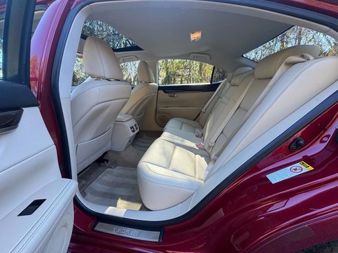 Used 2013 Lexus ES 350 w/ Premium Pkg image 12