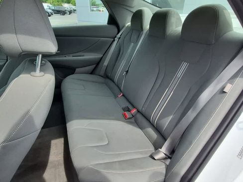 Used 2024 Hyundai Elantra SEL FWD image 7