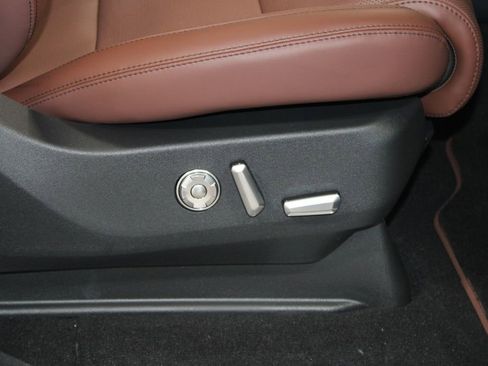 New 2025 Lincoln Navigator L Reserve image 31