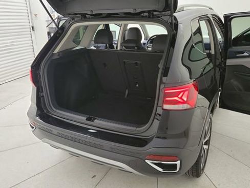 Used 2024 Volkswagen Taos SE image 23