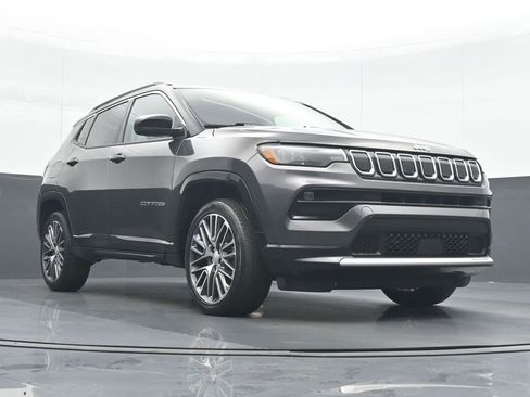 Used 2022 Jeep Compass Limited w/ Elite Group image 23