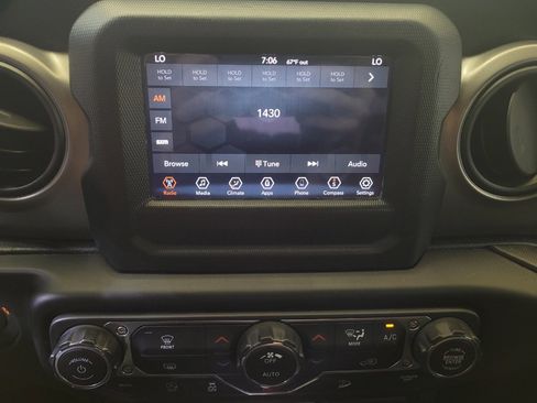 Used 2019 Jeep Wrangler Unlimited Sport S AWD/4WD image 25