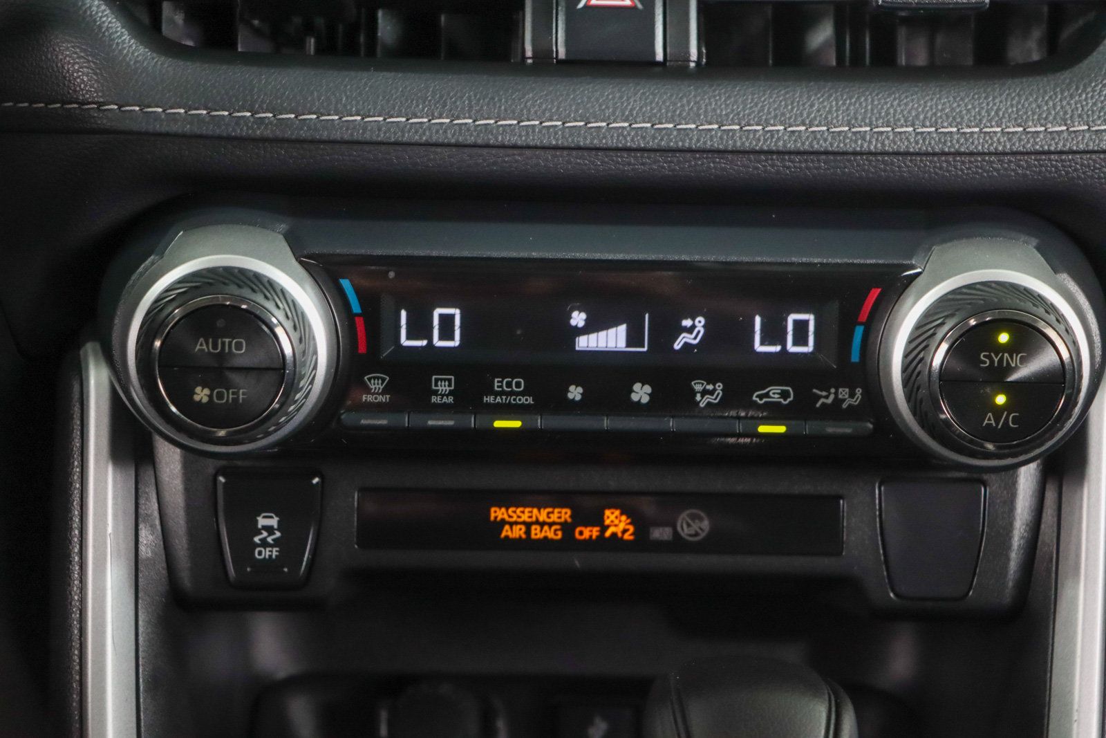 Used 2022 Toyota RAV4 LE AWD/4WD image 20