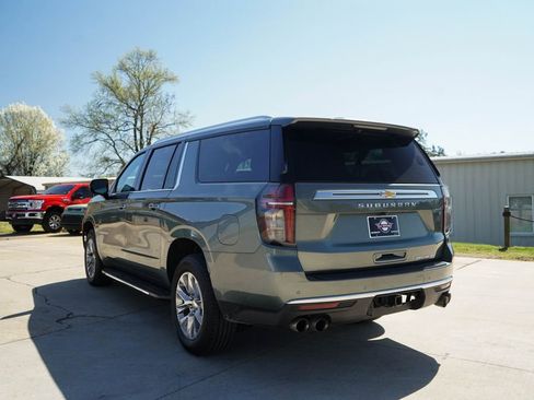 Used 2023 Chevrolet Suburban Premier image 4