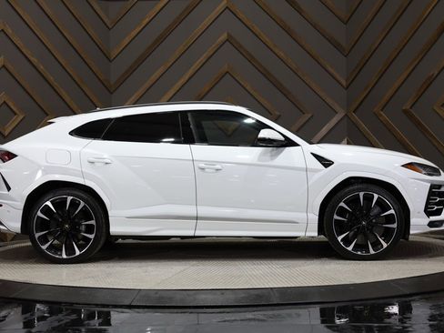 Used 2020 Lamborghini Urus image 12
