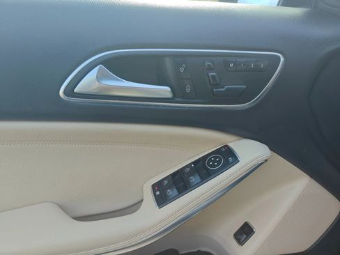 Used 2016 Mercedes-Benz GLA 250 image 11