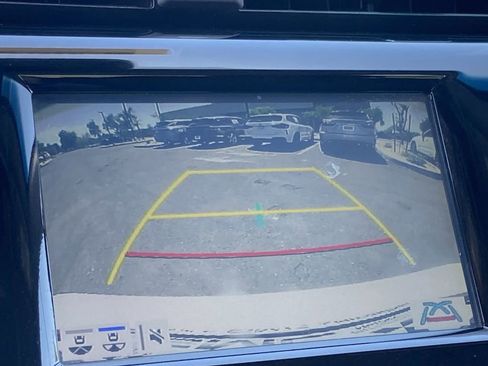 Used 2019 Toyota Camry LE w/ Convenience Package FWD image 10
