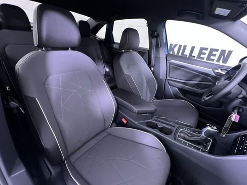 New 2025 Volkswagen Jetta SE image 27