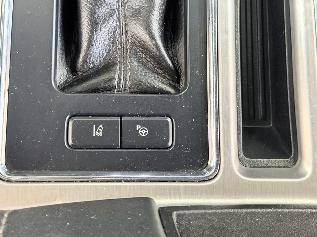 Used 2017 Ford F150 Platinum w/ Equipment Group 701A Luxury AWD/4WD image 53