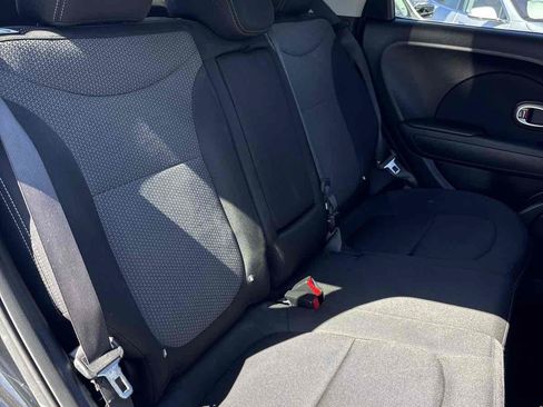 Used 2018 Kia Soul + FWD image 15