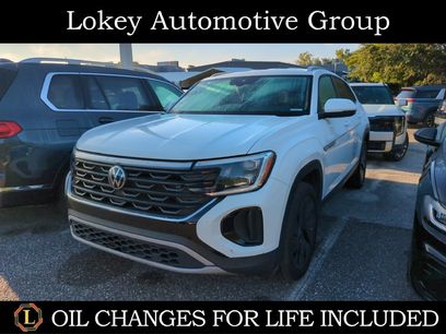Used 2024 Volkswagen Atlas Cross Sport SE w/ Black Wheel Package