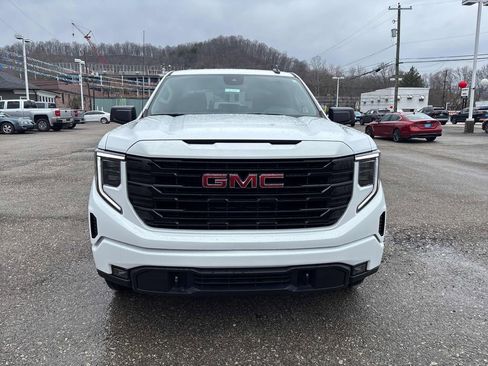 Used 2025 GMC Sierra 1500 Elevation image 8