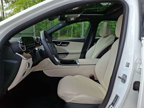 Used 2023 Mercedes-Benz C 300 4MATIC Sedan image 13