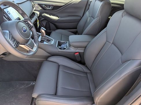 Used 2025 Subaru Outback Limited image 11
