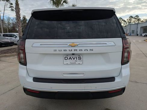 Used 2024 Chevrolet Suburban LT RWD image 6