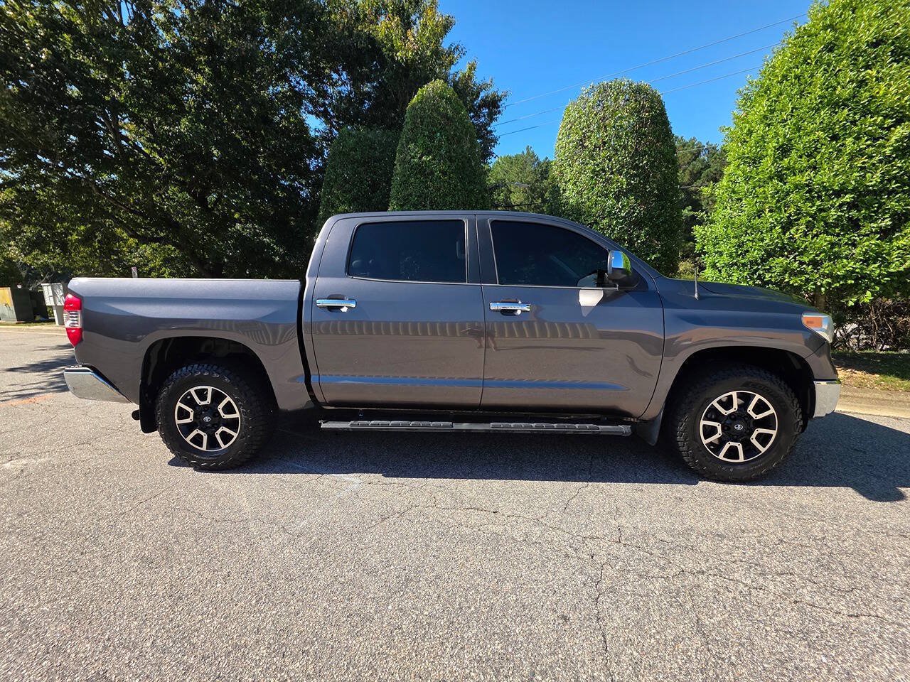 Used 2014 Toyota Tundra Limited w/ TRD Off Road Package AWD/4WD image 7
