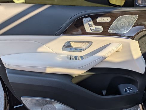 Certified 2025 Mercedes-Benz GLS 63 AMG 4MATIC image 11