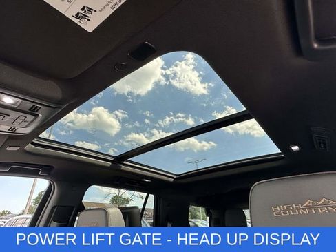 Used 2023 Chevrolet Tahoe High Country w/ Premium Package AWD/4WD image 12