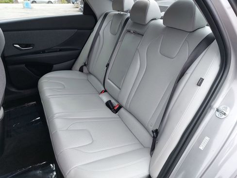 Used 2024 Hyundai Elantra Limited image 13