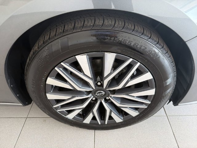 Used 2023 Nissan Altima 2.5 SV FWD image 15