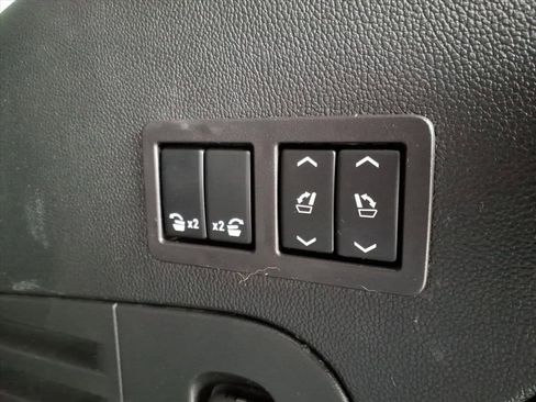 Used 2020 Chevrolet Tahoe LT image 17