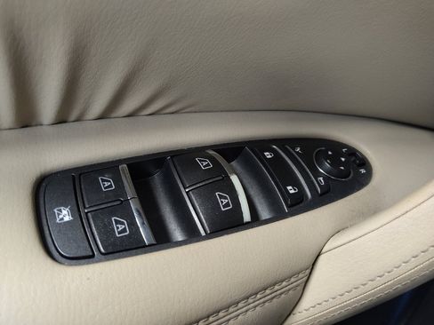 Used 2017 Nissan Armada SL image 27