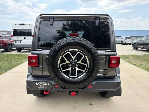 Used 2026 Jeep Wrangler Unlimited Rubicon AWD/4WD image 5