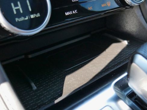 Used 2024 Jaguar F-PACE SVR AWD/4WD image 43
