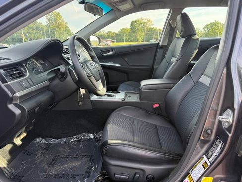 Used 2014 Toyota Camry SE FWD image 10