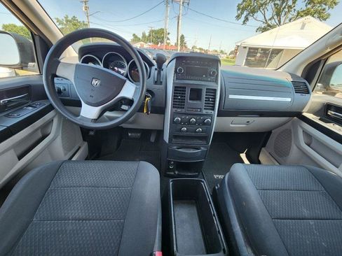 Used 2010 Dodge Grand Caravan SE FWD image 14