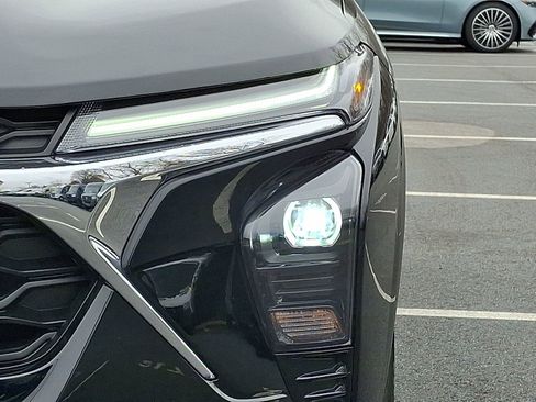 Used 2024 Chevrolet Trax LT w/ Driver Confidence Package image 9