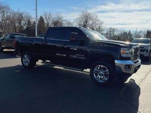 Used 2018 GMC Sierra 2500 SLE w/ HD SLE Preferred Plus Package image 2