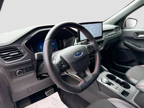 Used 2024 Ford Escape ST-Line w/ Tech Pack #1 AWD/4WD image 9
