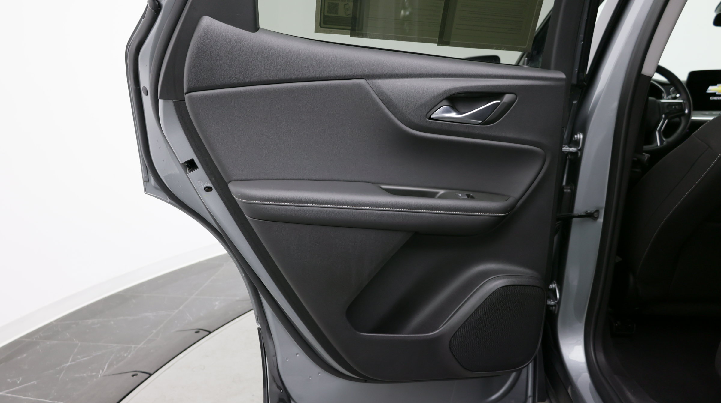 Used 2025 Chevrolet Blazer LT FWD image 29