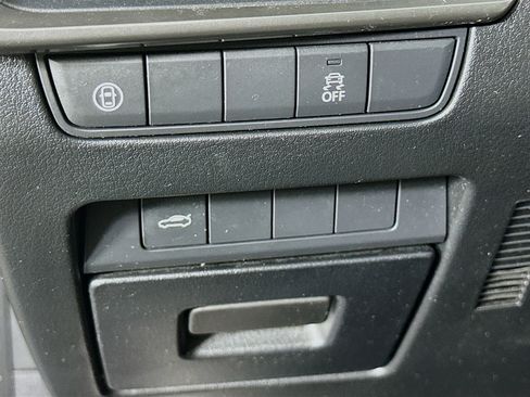 Used 2020 MAZDA MAZDA3 Sedan image 16