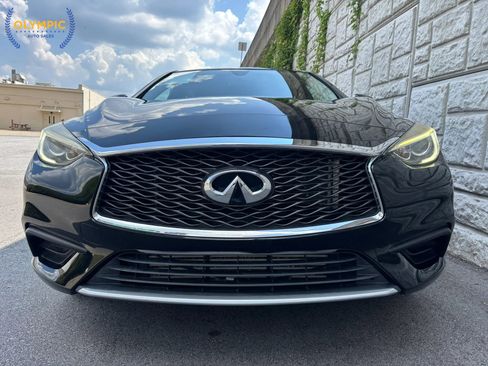 Used 2017 INFINITI QX30 w/ Cargo Package image 16