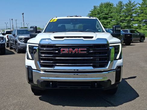 Certified 2025 GMC Sierra 2500 Pro w/ Convenience Package AWD/4WD image 2