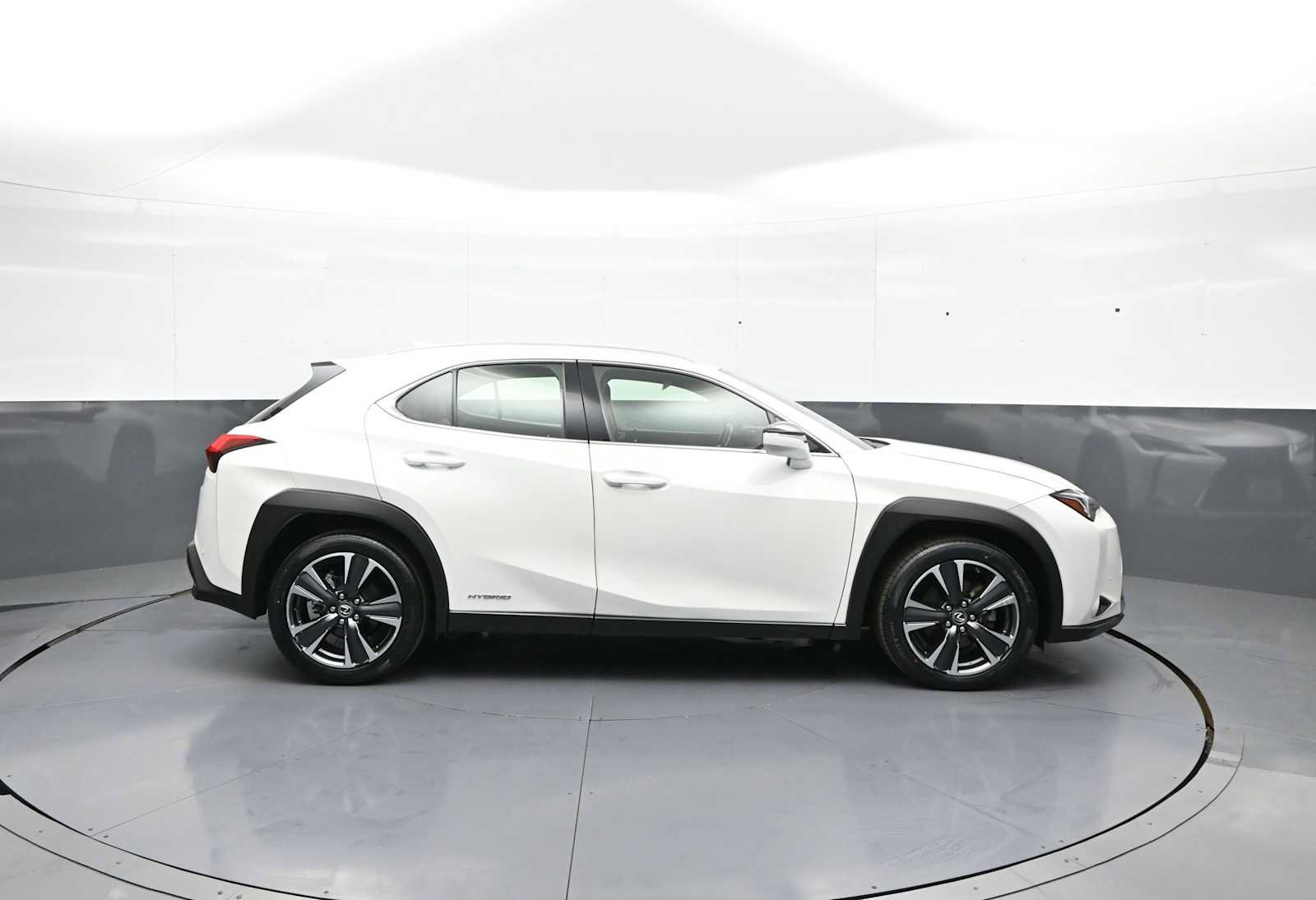 Used 2021 Lexus UX 250h w/ Premium Package AWD/4WD image 4