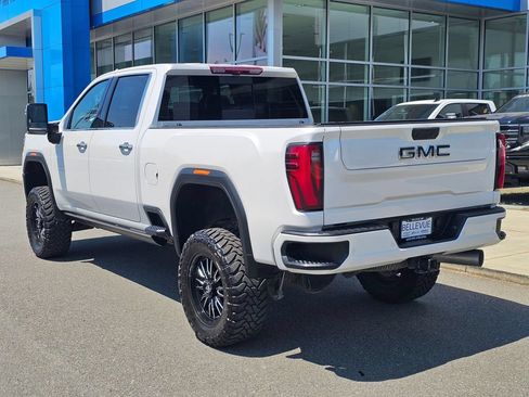 Used 2024 GMC Sierra 2500 Denali Ultimate w/ Max Trailering Package AWD/4WD image 3