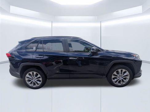 Used 2020 Toyota RAV4 Limited FWD image 13