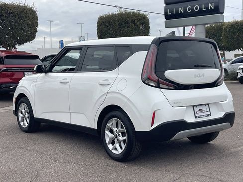 Used 2023 Kia Soul LX w/ Option Group 015 image 3