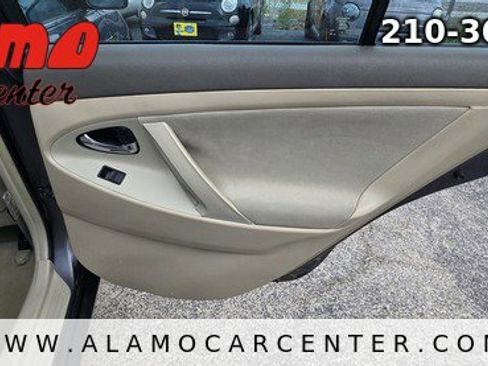 Used 2009 Toyota Camry LE FWD image 22