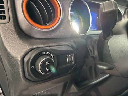 Used 2023 Jeep Gladiator Mojave w/ LED Lighting Group AWD/4WD image 18